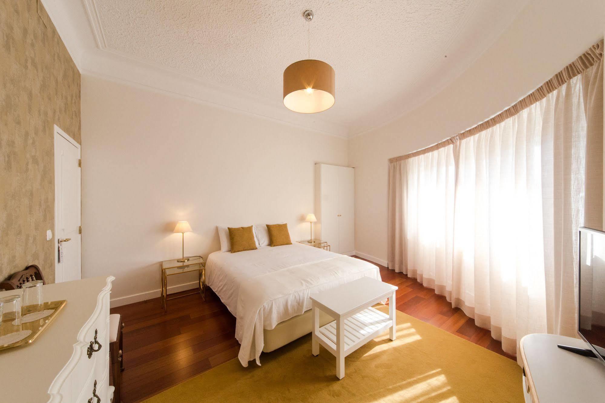 My House At Estoril Guesthouse ภายนอก รูปภาพ